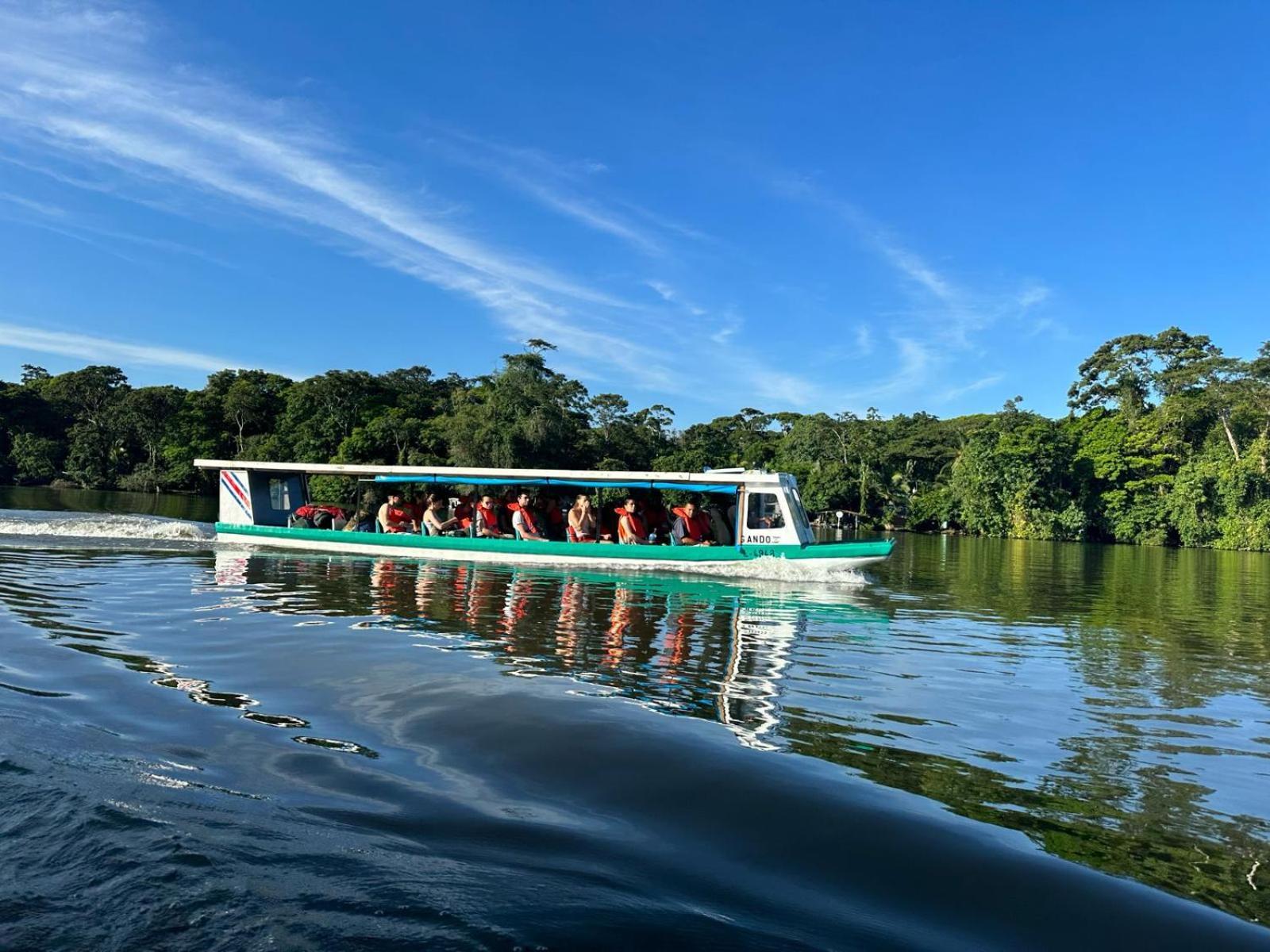 Tortuguero7 Lake View Exterior photo