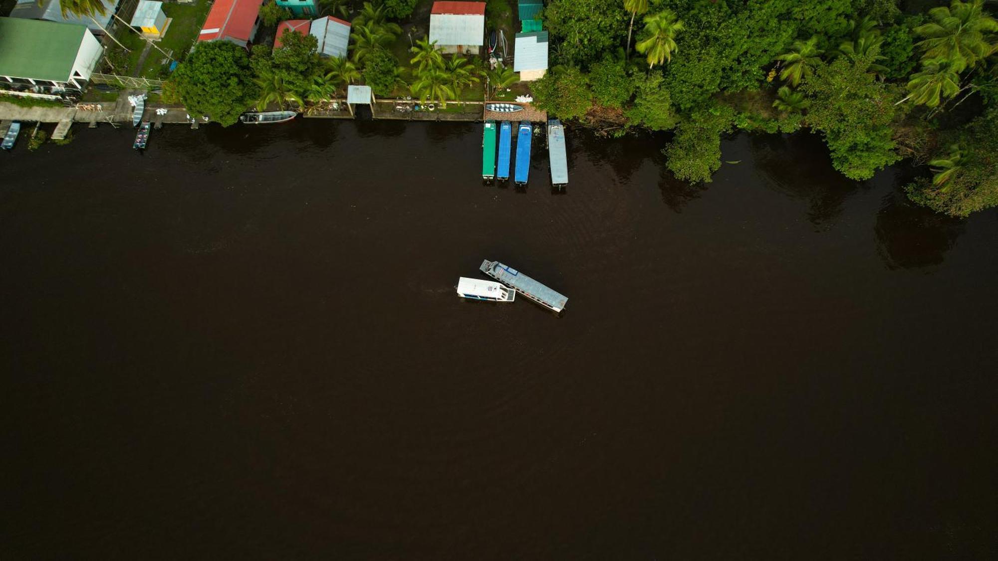 Tortuguero7 Lake View Exterior photo