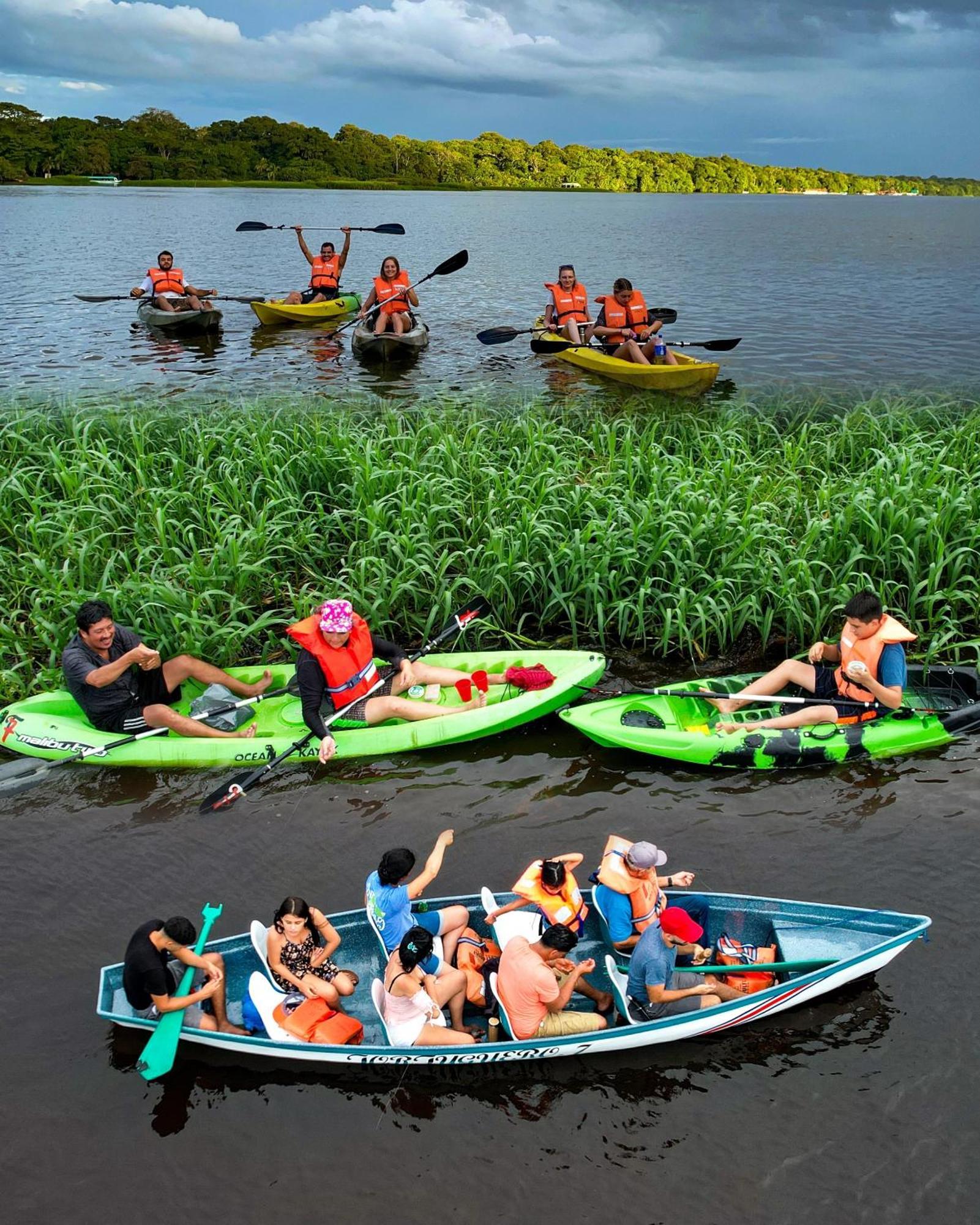 Tortuguero7 Lake View Exterior photo